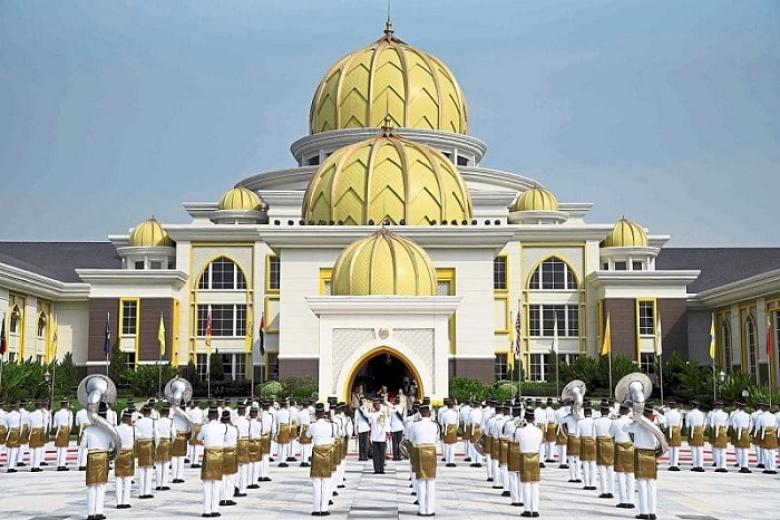 Cung điện Hoàng Gia