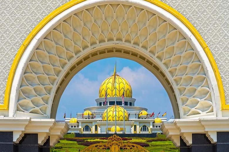 Cung điện Hoàng Gia