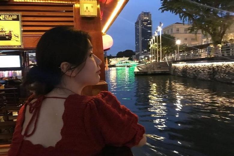 Du thuyền trên sông Singapore