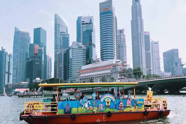 Du thuyền trên dòng sông Singapore ngắm cảnh vịnh Marina Bay