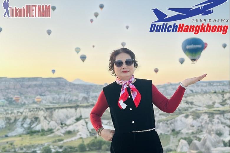 Khách chụp ảnh lưu niệm