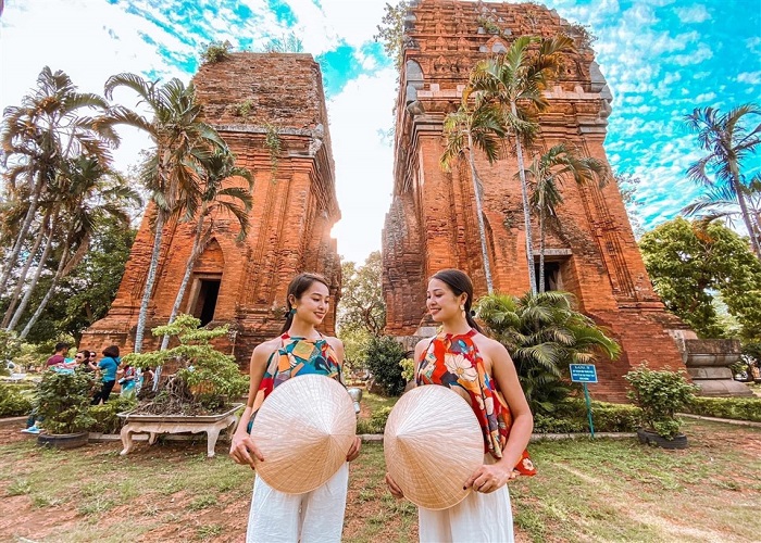 Vui chơi tham quan