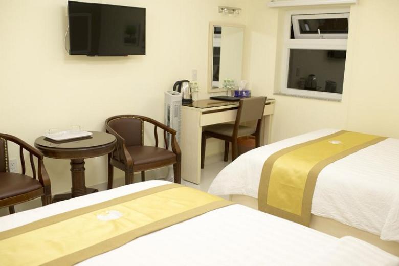 Khách sạn Hoàng Minh Châu