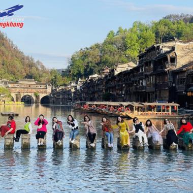 Tour Trung Quốc 6N5Đ: Từ Hà Nội - Trương Gia Giới - Miêu Trại - Phượng Hoàng Cổ Trấn - Thiên Tử Sơn - Hồ Bảo Phong, Bay VJ + KS 4*