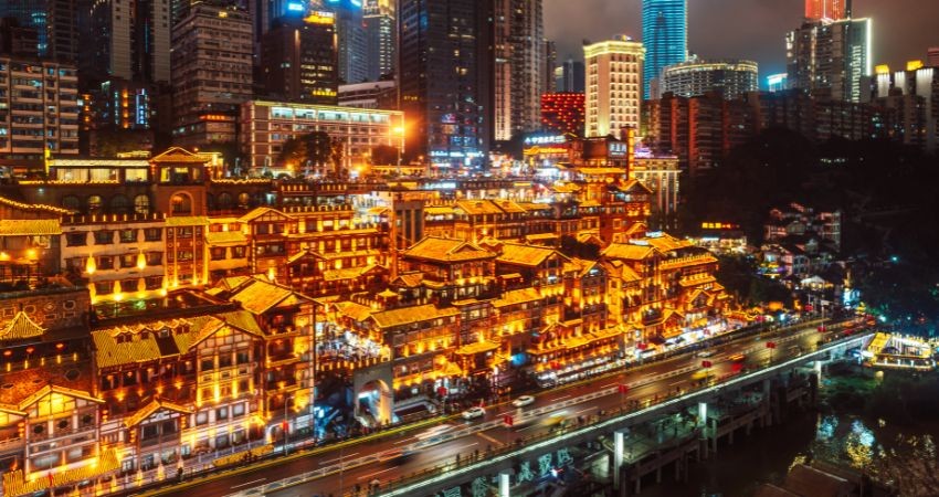 Hồng Nhai Động
