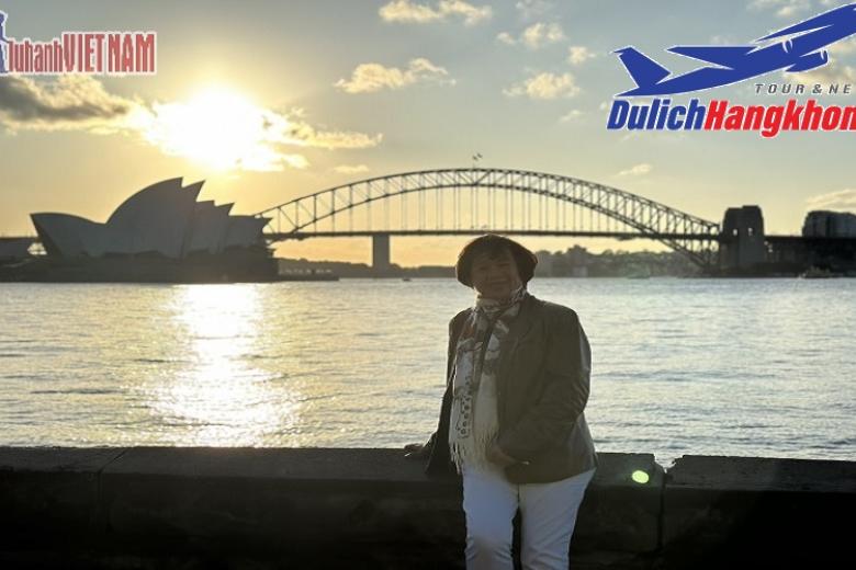 Khách chụp ảnh lưu niệm